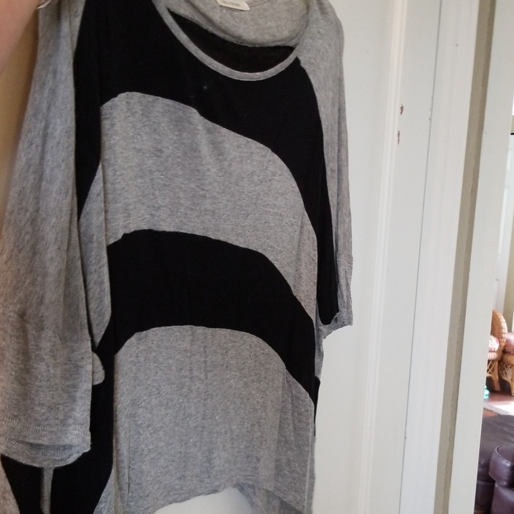 Shirt - Picture 2 of 4